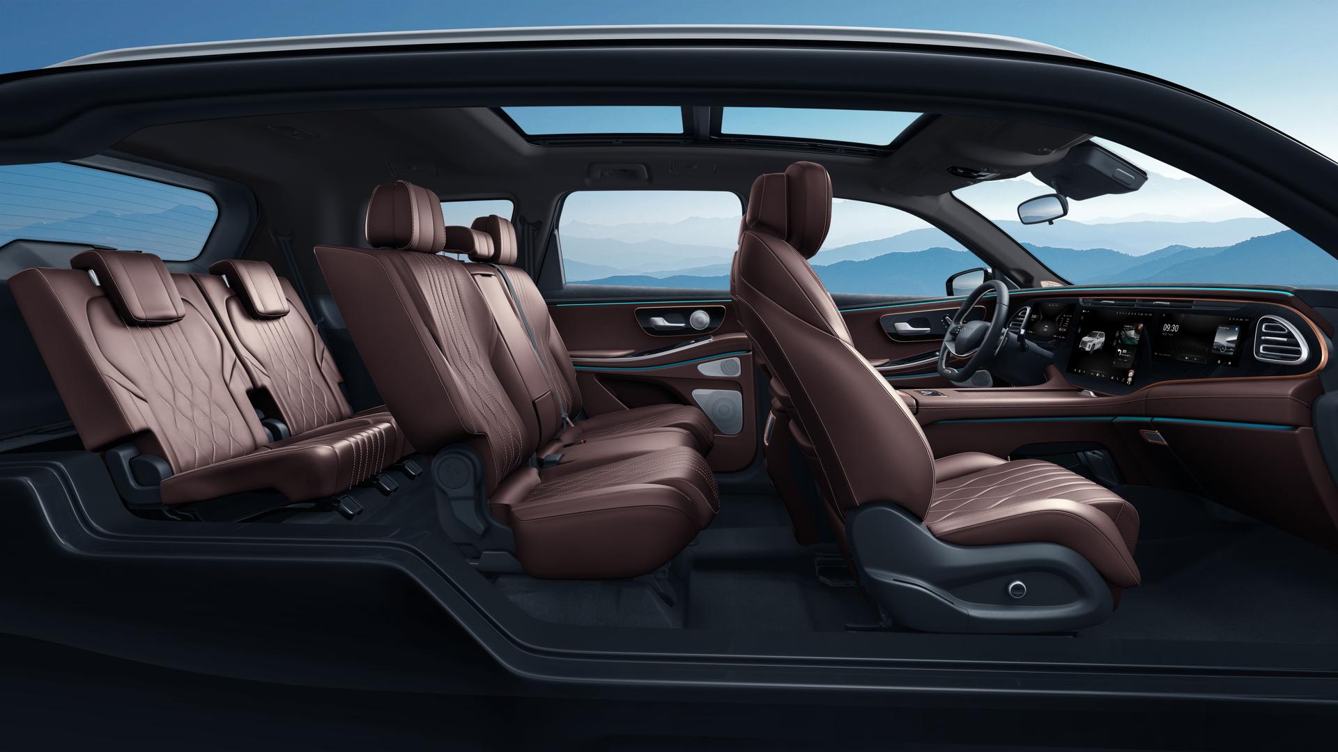 Exeed VX interior image showing 7 seats