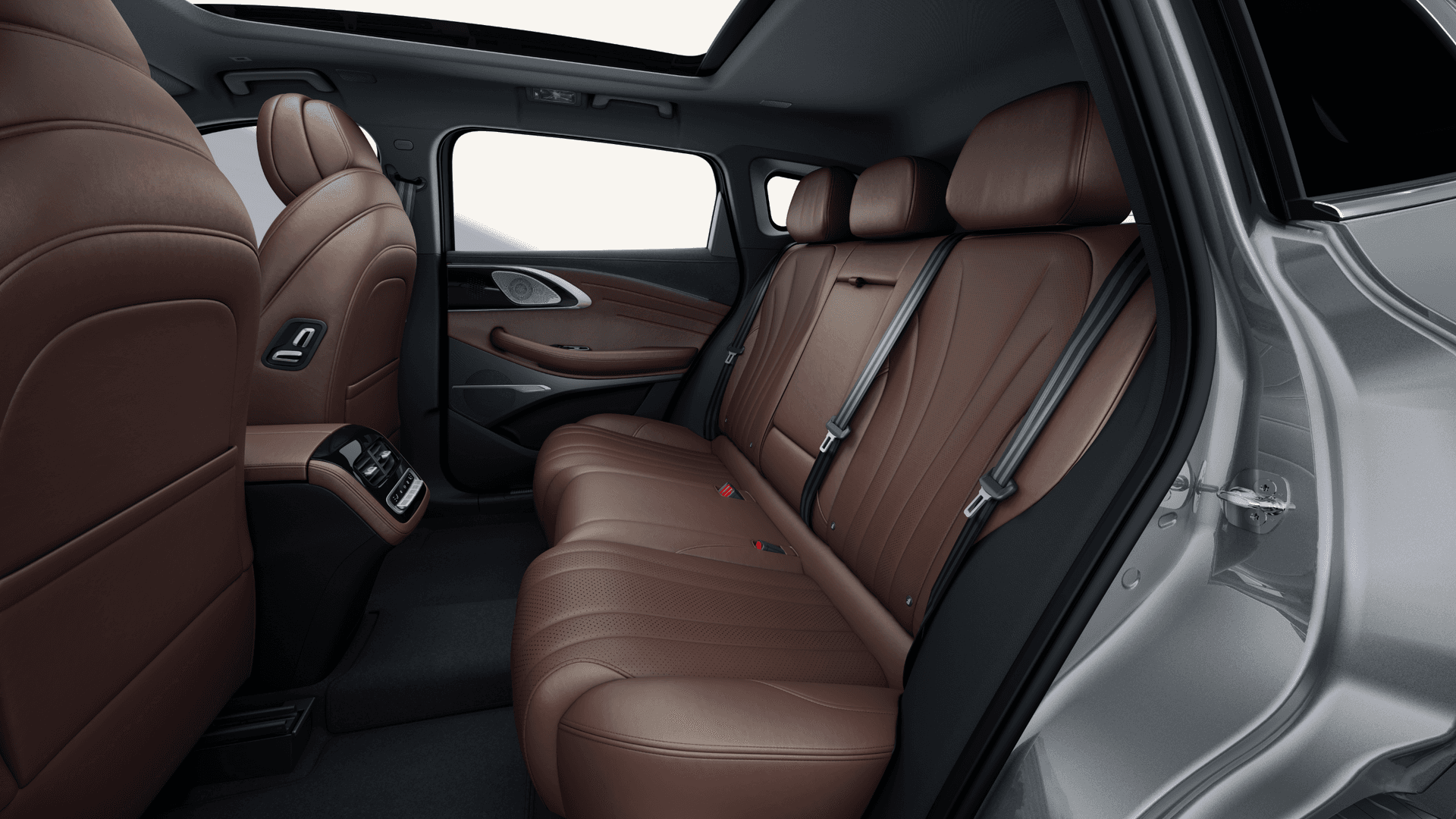 صورة لكراسي الصف الثاني لسيارة Exceed TXL مقسومة 40:60